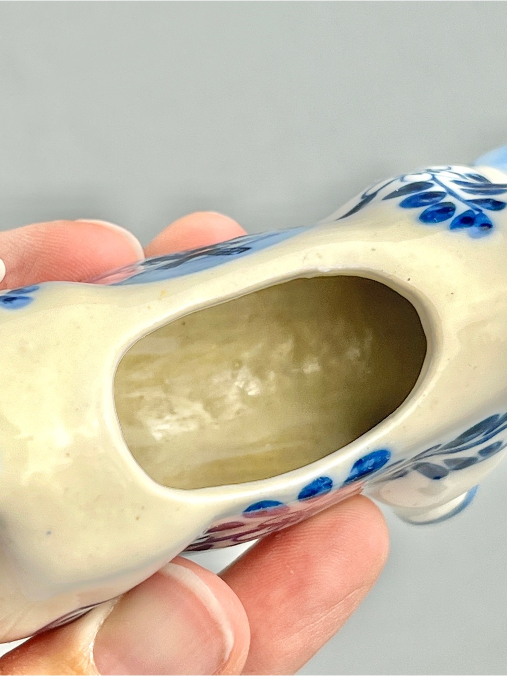 Vintage HandPainted Delft Blue White Porcelain Cow Creamer Windmill Handheld - Picture 7 of 10